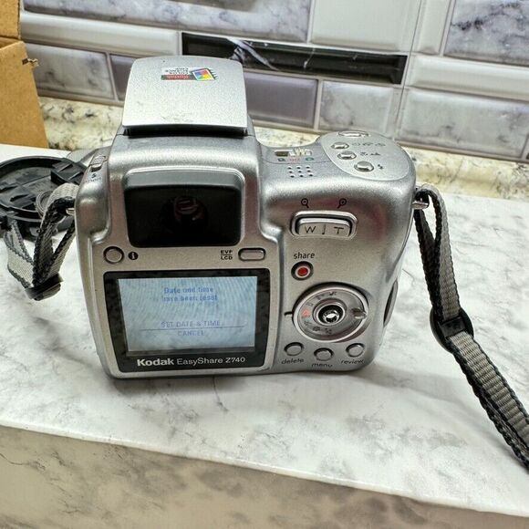Kodak EasyShare Z740 5.0MP 10x Zoom Silver Digital Camera - TESTED WORKING - Picture 6 of 13